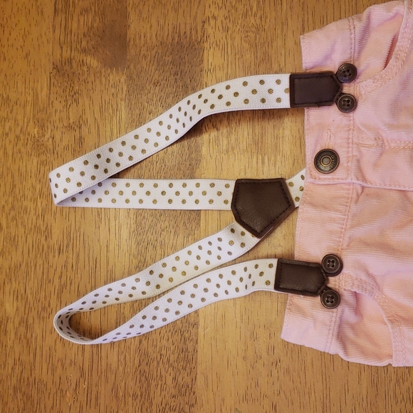 Outfit - Picture 3 of 4